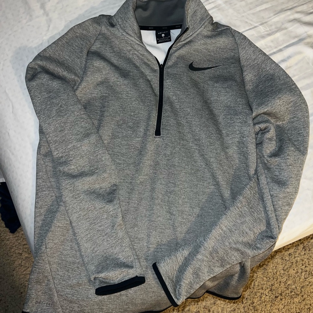 Nike Dri-FIT Gray Pullover - M